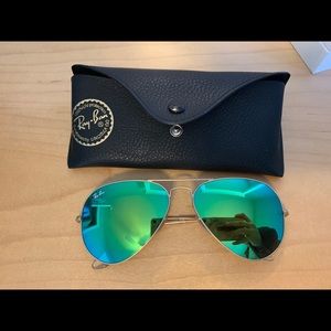 Women’s aviator ray ban